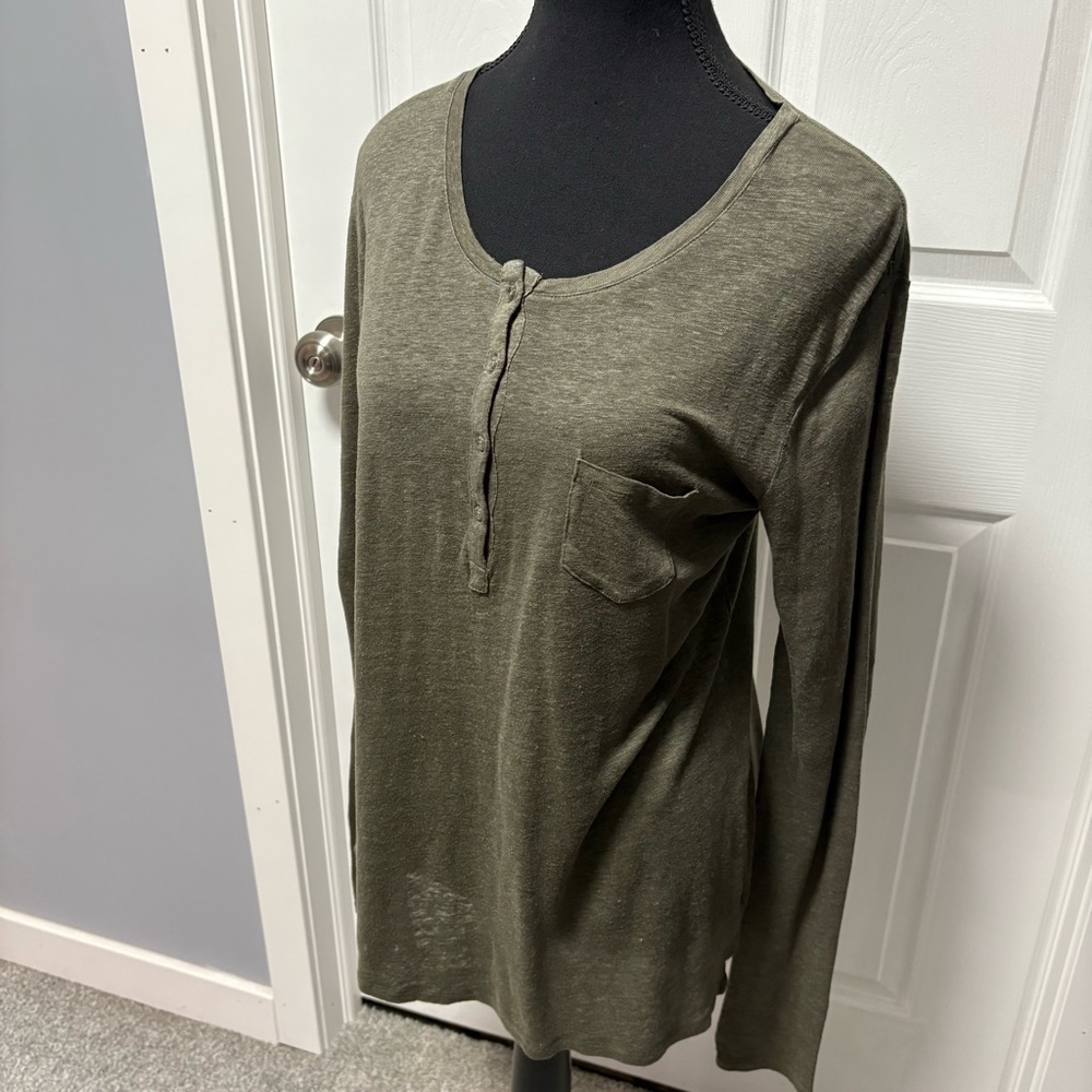 Rails Button Up Top - Picture 2 of 7